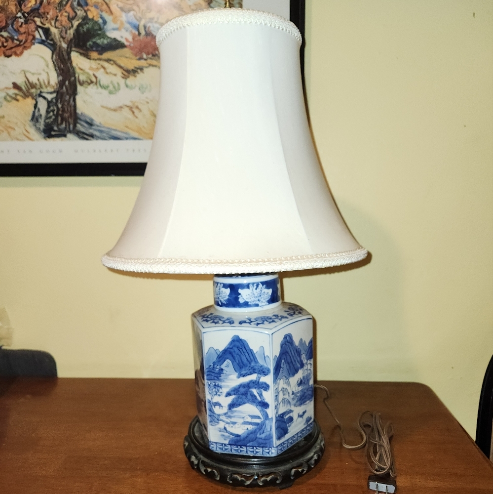 Antique White & Blue Table Lamp
